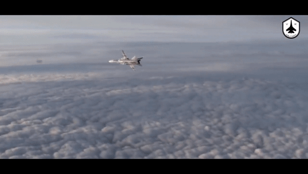 Cuong kich Su-24 Nga bay sat mat dat tai chien truong Kherson-Hinh-11