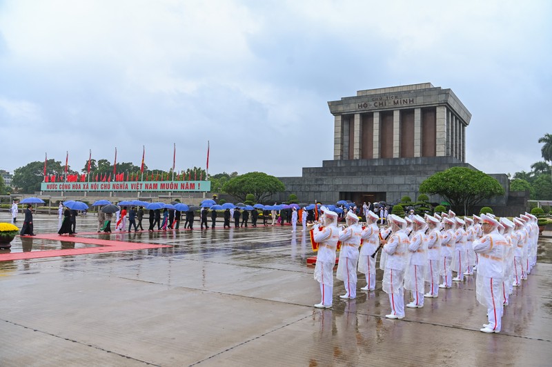 Lanh dao Dang, Nha nuoc va cac DBQH vieng Lang Chu tich Ho Chi Minh-Hinh-6