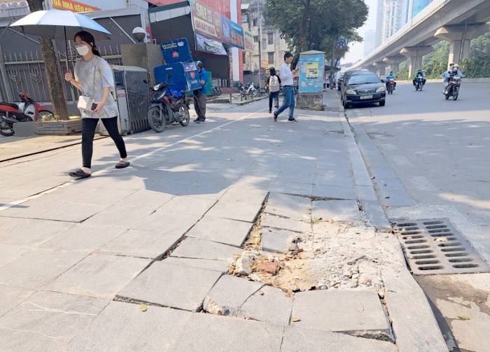 Ha Noi: Via he lat da nut vo… do loi thi cong?