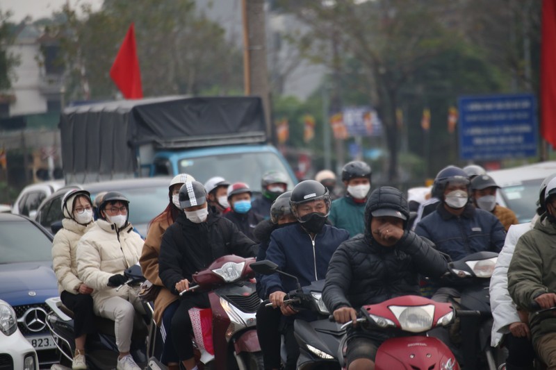 Ngan ngam giao thong Ha Noi un u khi nguoi dan do ve Ha Noi-Hinh-12