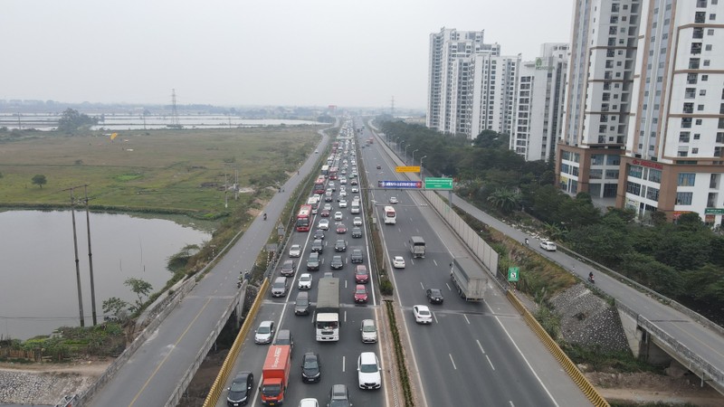 Ngan ngam giao thong Ha Noi un u khi nguoi dan do ve Ha Noi-Hinh-14