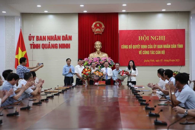 Quang Ninh cong bo quyet dinh ve cong tac can bo