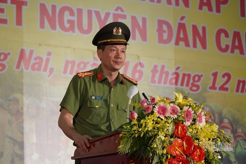 Thieu tuong Vu Hong Van vua duoc bau vao Uy ban Kiem tra T.U-Hinh-4