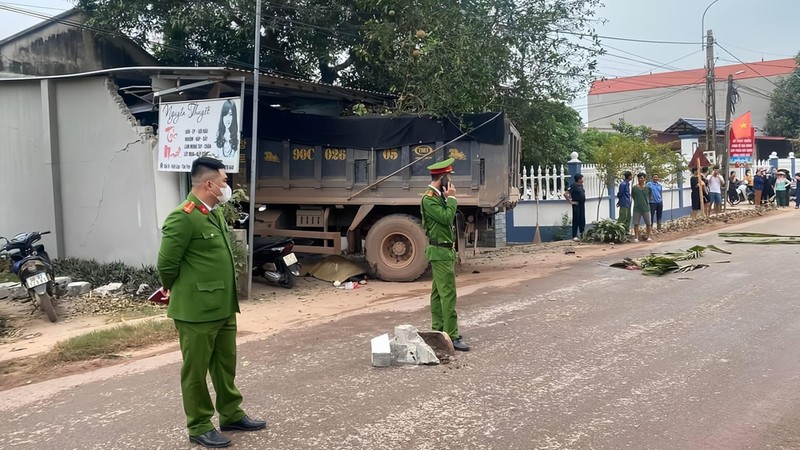 Bat ngo han kiem dinh xe tai lam 4 nguoi thuong vong o Bac Giang