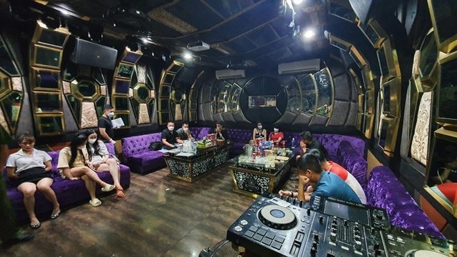 Quang Ninh: An mang tai quan bar Kinh Do-Nightclub