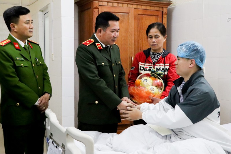 Quang Ninh: Dieu tra, xu ly nghiem vu cong an phuong bi tan cong