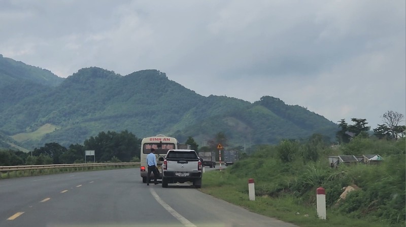 Nghi nha xe Binh An pha luong tuyen, bat khach tren cao toc, bo ben dich-Hinh-3