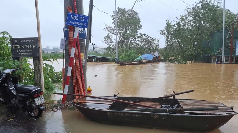 Cac khu do thi, chung cu Ha Noi can trong ngap lut nua met