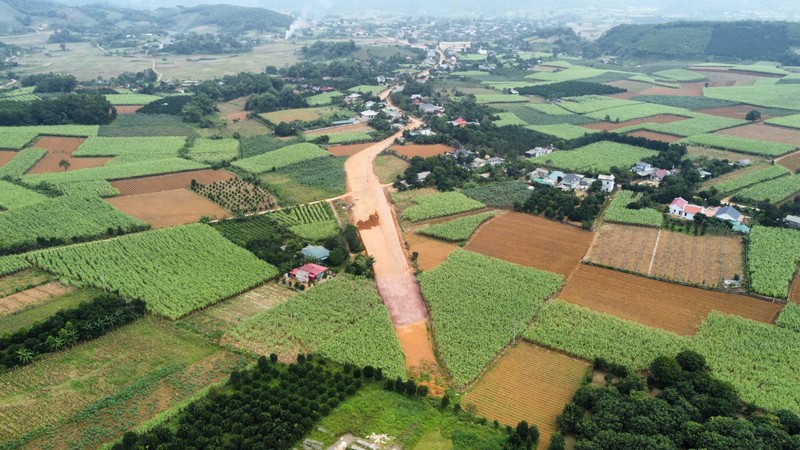 Can canh duong tram ty doi von, dan khon kho ngong cho o Hoa Binh-Hinh-5