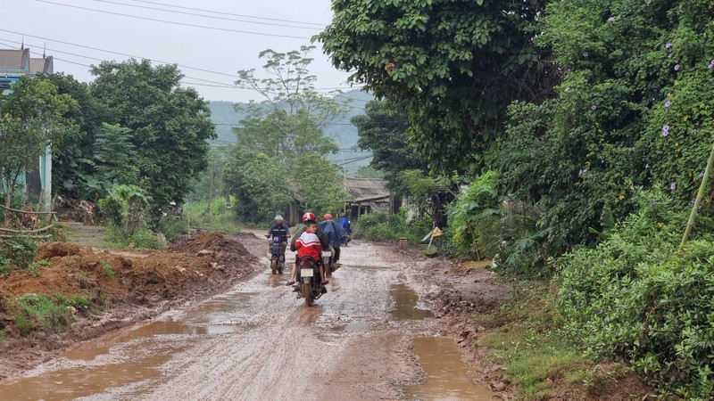 Can canh duong tram ty doi von, dan khon kho ngong cho o Hoa Binh-Hinh-10