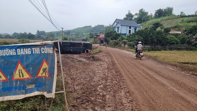 Can canh duong tram ty doi von, dan khon kho ngong cho o Hoa Binh-Hinh-12