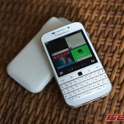 Can canh dap hop Blackberry Classic phien ban trang-Hinh-8