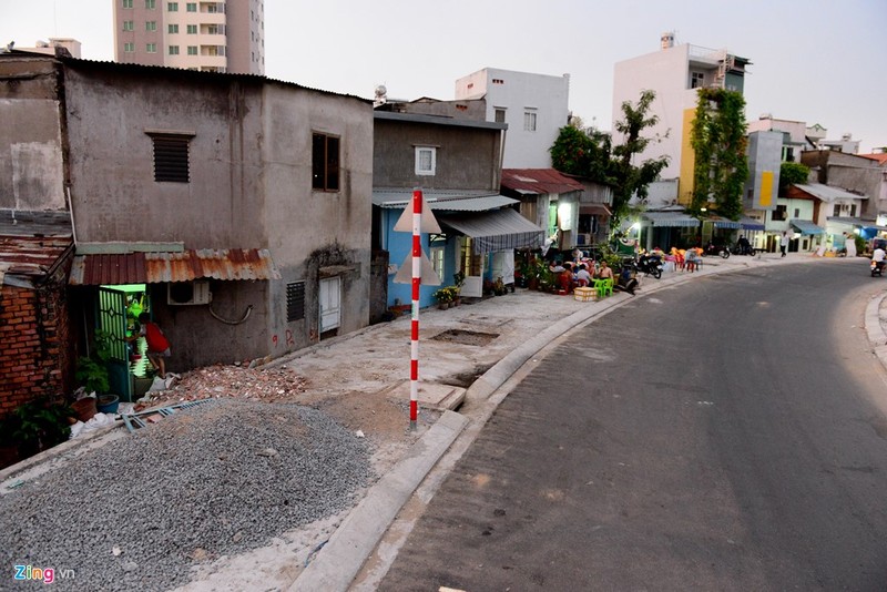 Luon cui, chui ra vao nha nhu dia dao o Sai Gon