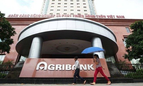 Agribank Cam Duong gui hang chuc ty con 1 trieu, Agribank con scandal nao khac?