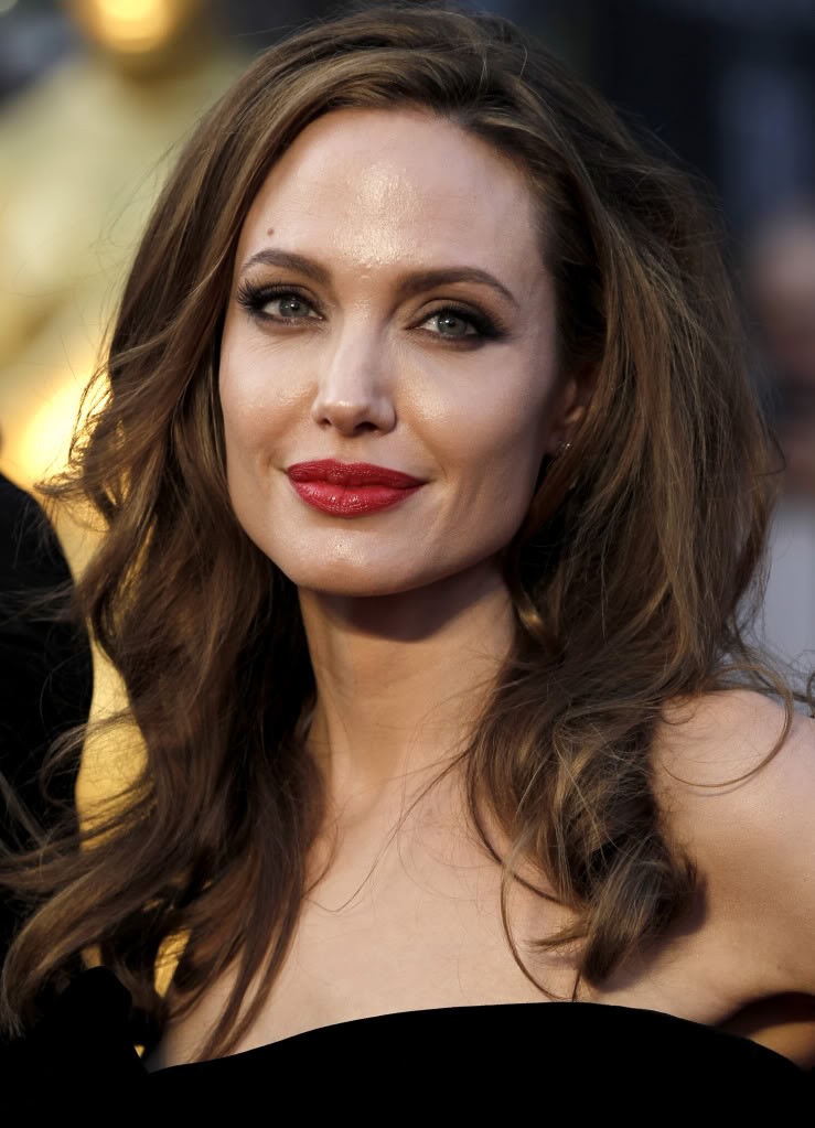 Bi quyet giup Angelina Jolie tre dep nhu gai 20 sau ly hon-Hinh-8