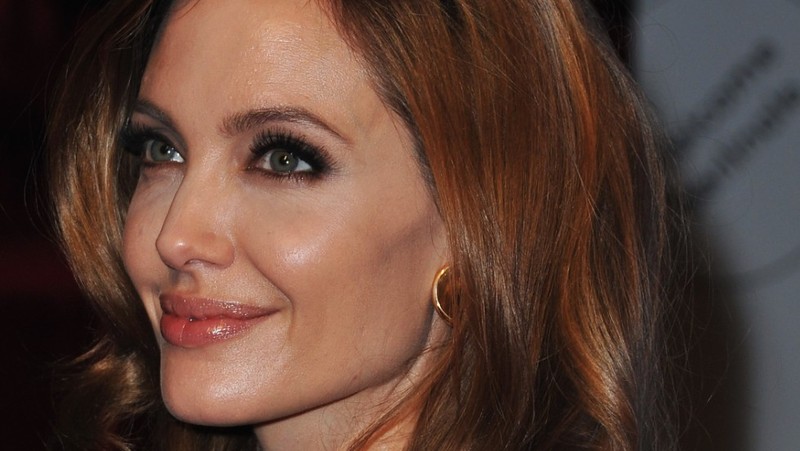 Bi quyet giup Angelina Jolie tre dep nhu gai 20 sau ly hon-Hinh-9