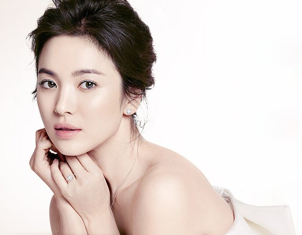 Bi quyet giup Song Hye Kyo luon rang ro nhu gai doi muoi-Hinh-7