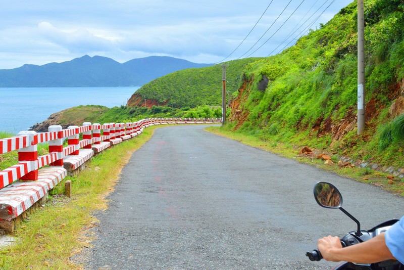 Con Dao dep ruc ro nhin tu dinh “kim tu thap”