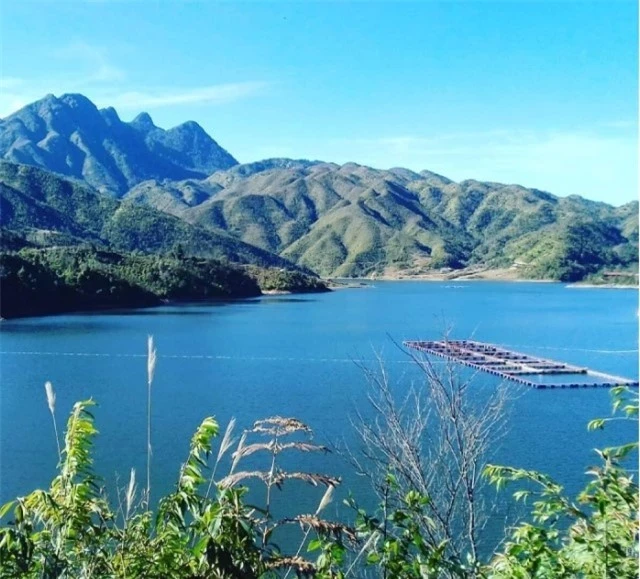 Ho cao nhat VN: Menh danh la 'ho nuoc tren may', duong di kho nhu 'len troi'-Hinh-2