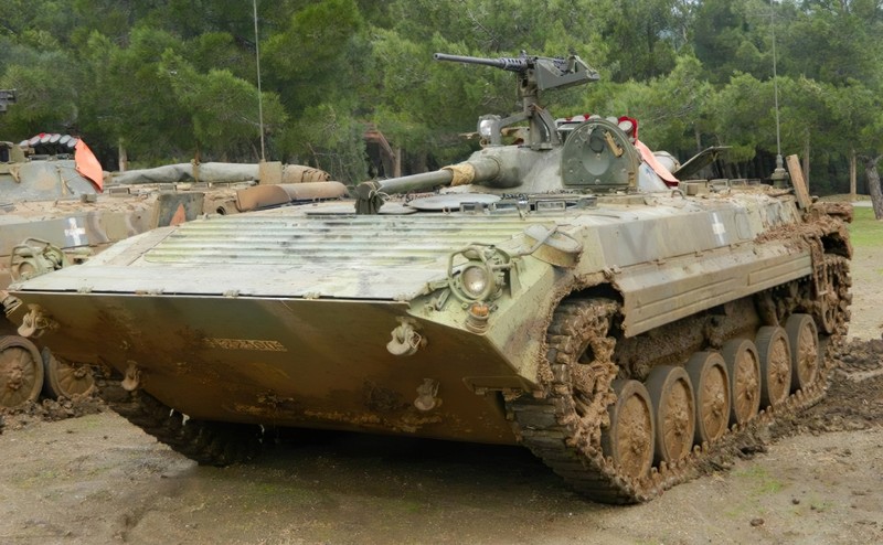 Xe tang T-90 trieu USD bo khong giua cao toc khong ai doai hoai-Hinh-3