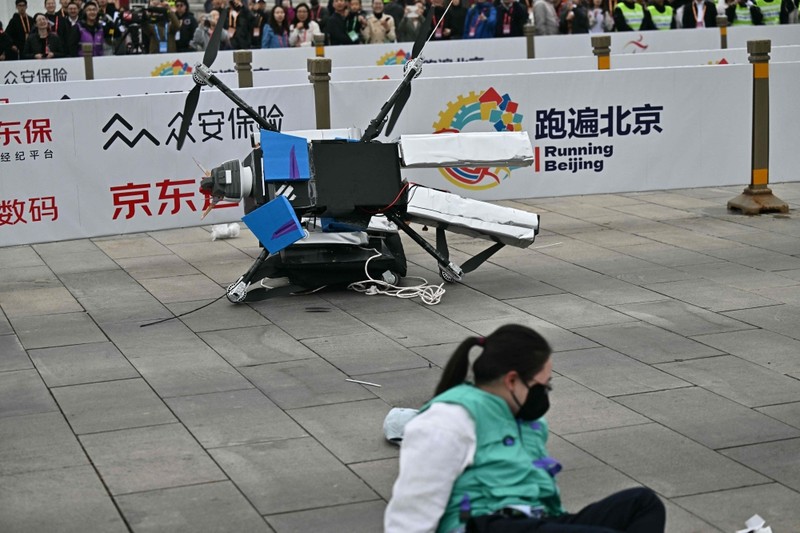 Thu vi hinh anh robot lan dau tien chay dua marathon cung con nguoi-Hinh-8