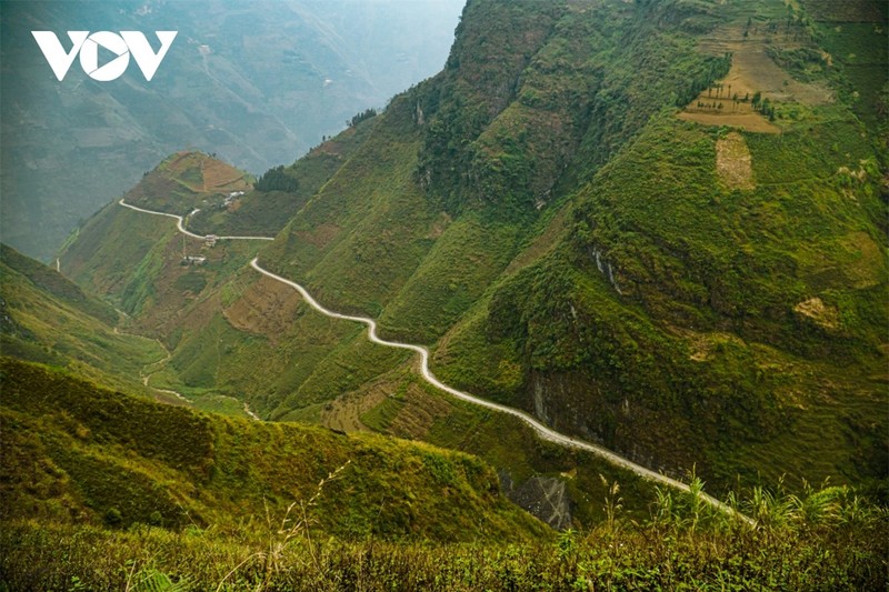 Ve dep cua nhung cung duong deo, doc tren cao nguyen da Ha Giang-Hinh-12