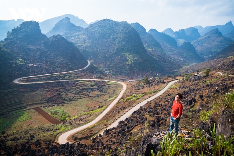 Ve dep cua nhung cung duong deo, doc tren cao nguyen da Ha Giang-Hinh-14