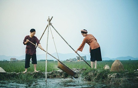 Bi kich sinh ngoai thich Tay trong Chan que cua Nguyen Binh-Hinh-2