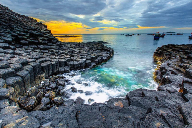 Kinh ngac bai da huyen bi o ghenh Da Dia, Phu Yen-Hinh-4