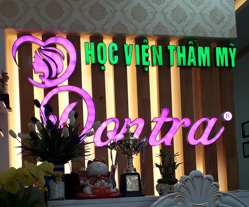 Hoc vien tham my Dontra bi phat tieu huy my pham khong nguon goc