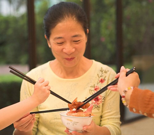 Nhung dieu kieng ky trong bua an tuyet doi dung pham vao-Hinh-2