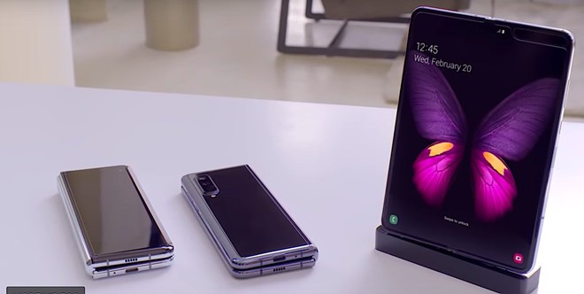 iPhone da bi Samung Galaxy Fold bo xa it nhat 2 nam