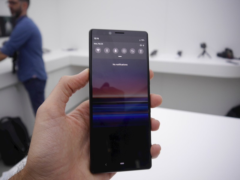 Sony Xperia 1 voi chip SD855 va man hinh 4K xuat hien o Anh