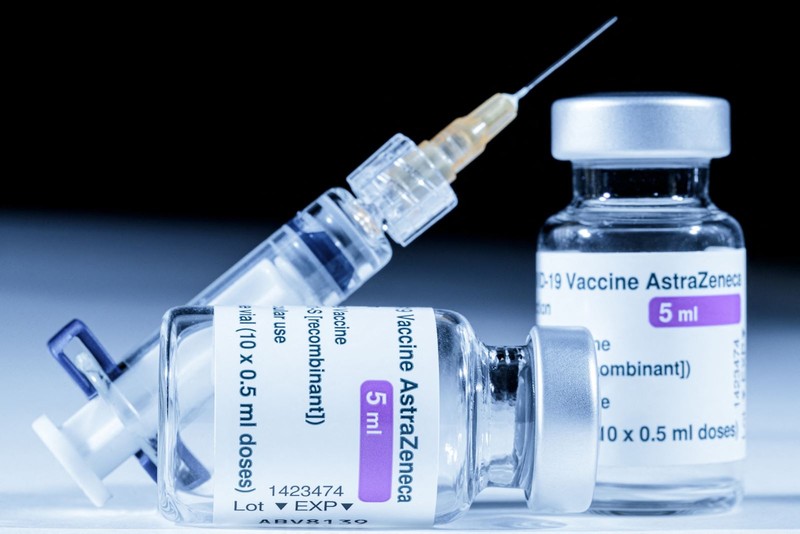Vaccine AstraZeneca hieu qua chan nguy co nhap vien 92% voi bien chung Delta