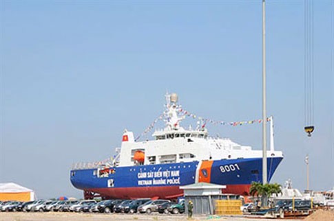 Tàu tuần tra DN 2000 (2 chiếc) có lượng giãn nước 2.100 tấn do hãng Damen Hà Lan thiết kế, Công ty Hồng Hà chế tạo.