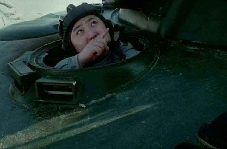 Nha lanh dao Kim Jong-un lai may bay, xe tang the nao?-Hinh-5