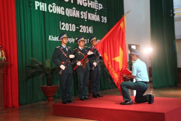 KQ Viet Nam co them phi cong may bay phan luc