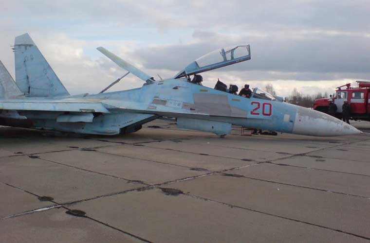 Tiem kich Su-27 Nga ha canh bang bung-Hinh-2