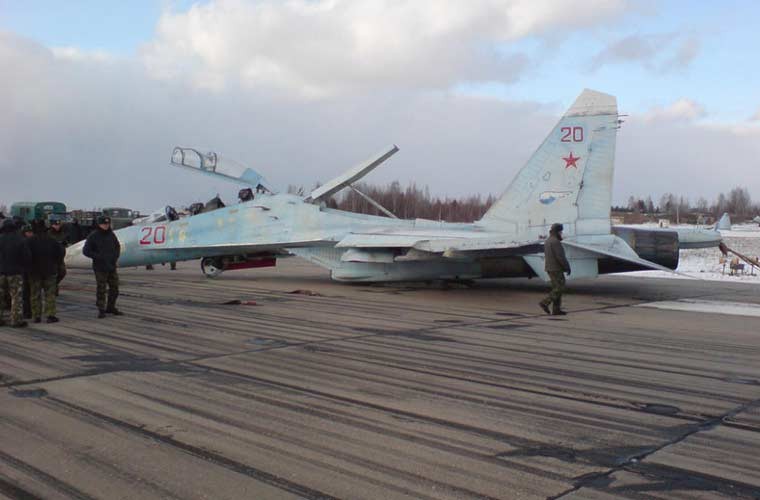 Tiem kich Su-27 Nga ha canh bang bung