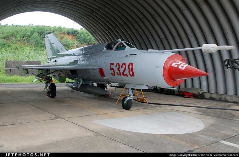 Nhin lai chiec tiem kich MiG-21 4324 duoc cong nhan la bao vat quoc gia-Hinh-3