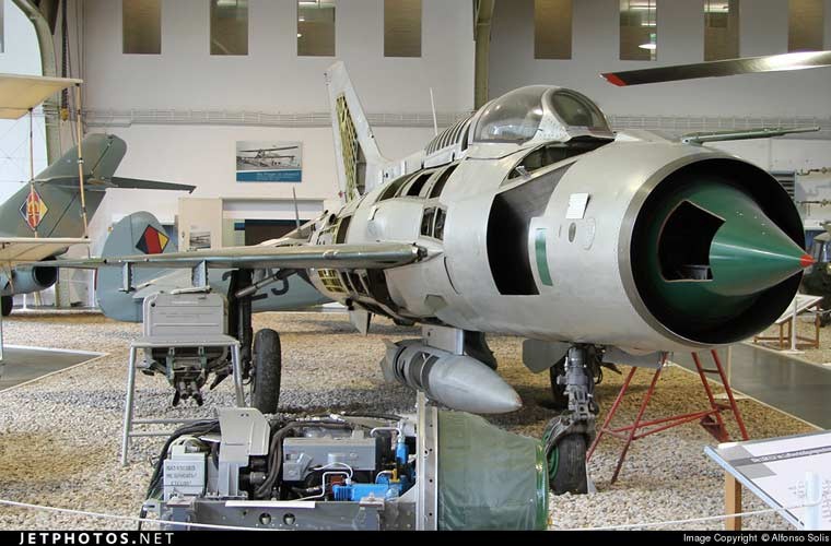 Nhin lai chiec tiem kich MiG-21 4324 duoc cong nhan la bao vat quoc gia-Hinh-4