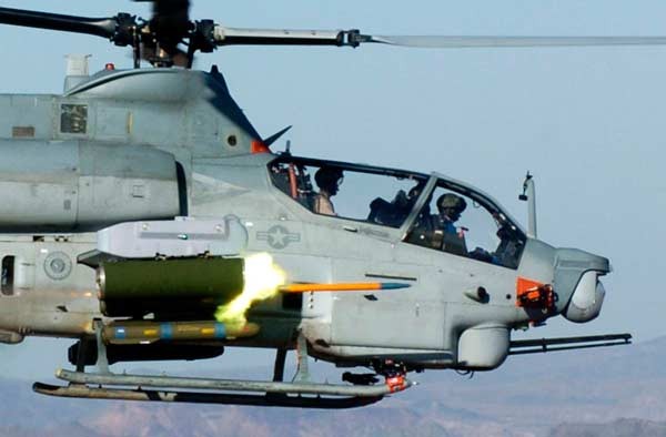 Hoi hop xem bay truc thang AH-1Z My na dan-Hinh-2