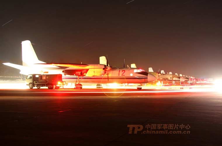 Ngac nhien van tai co Y-7 Trung Quoc nem bom-Hinh-5