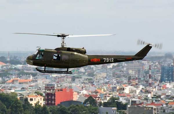 Khong quan ND Viet Nam dung truc thang UH-1 the nao?