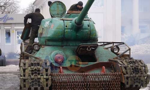 Ly khai Ukraine khoi phuc xe tang T-34 huyen thoai