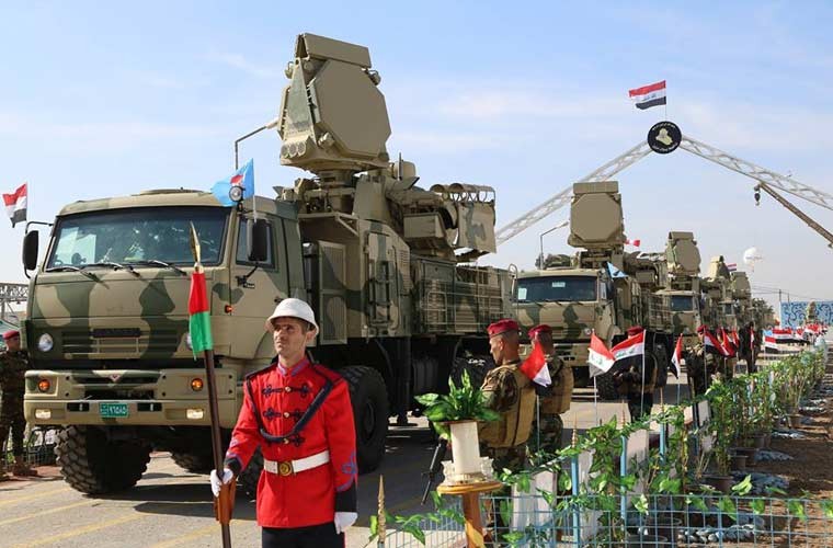 Phong khong Iraq duyet binh khoe vu khi toi tan