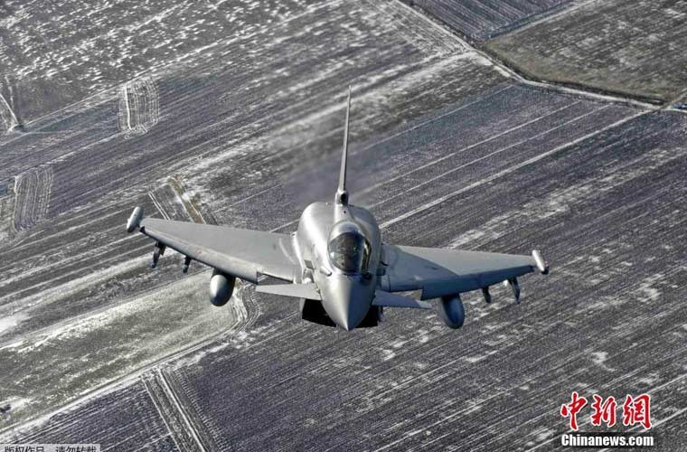 Tiem kich MiG-29 sat canh Typhoon tuan tra vung Baltic-Hinh-3