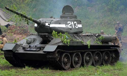 Xem huyen thoai xe tang T-34-85 na dan phao