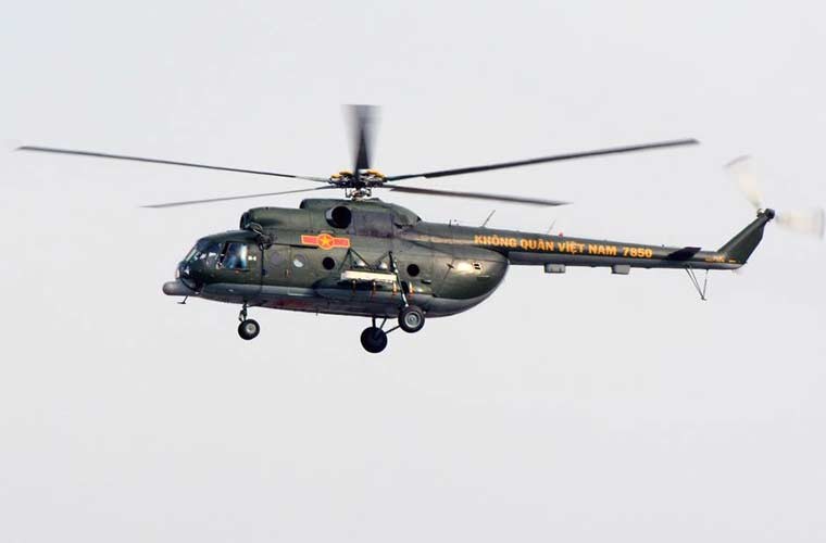 Tinh nang truc thang Mi-8 Viet Nam roi o Phu Quy
