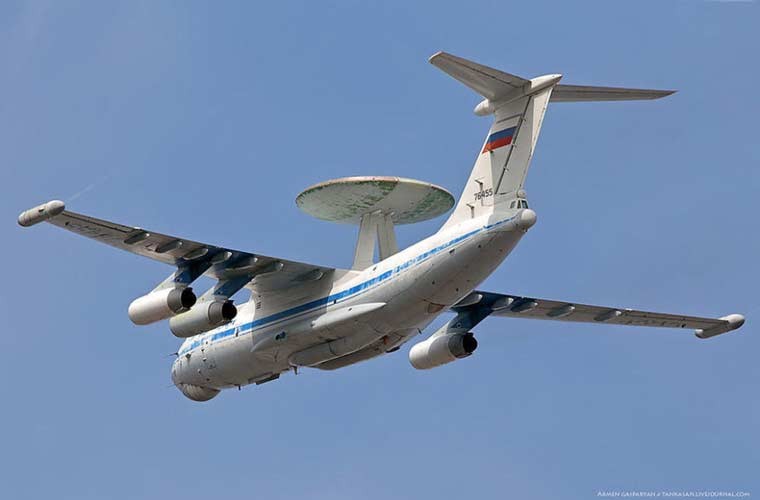 Tan ta may bay giam sat phong ten lua Il-976 Nga-Hinh-6